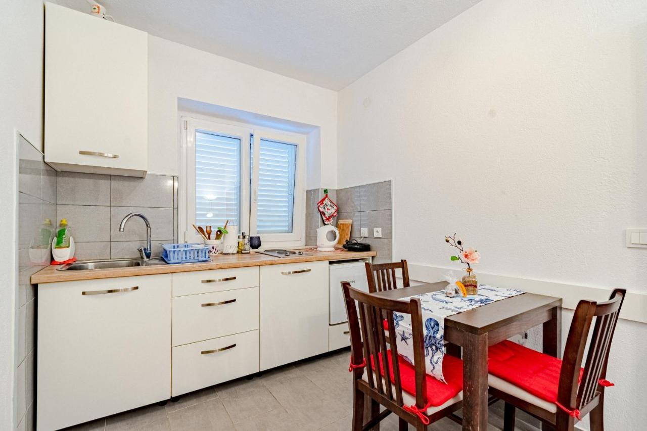 Apartments And Rooms With Parking Space Mali Ston Eksteriør billede
